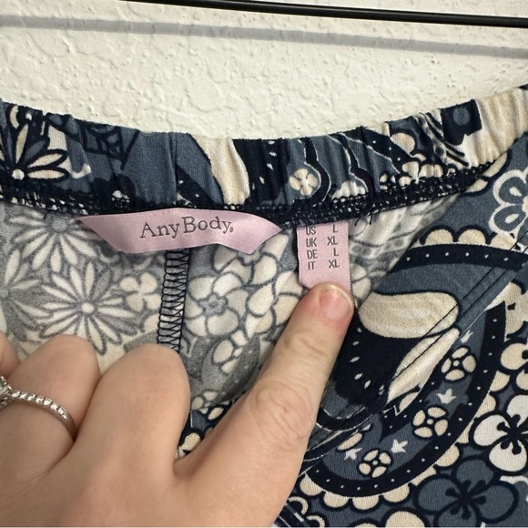 Anybody Women’s 2-Piece Pajama Set Blue Paisley Tank Top (XL)Matching Pants (L) - Picture 7 of 8